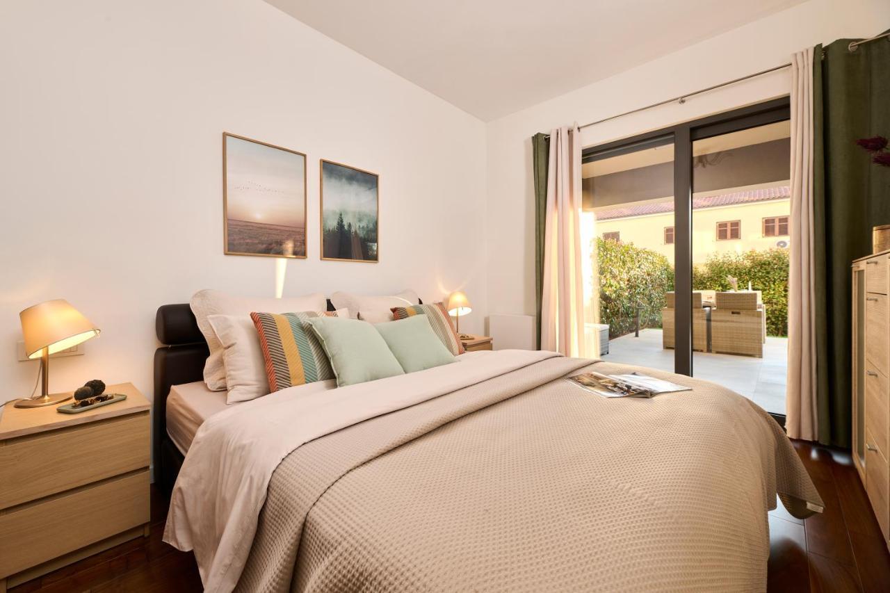 Brand New 1 Bedroom Apartment With Backyard Near The Beach! Poreč Zewnętrze zdjęcie